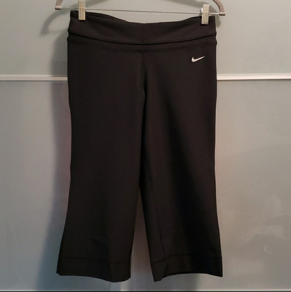 Nike Wide Leg Crop - Picture 8 of 8